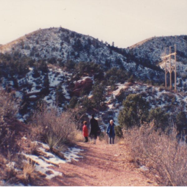 Ranči pastaigājas pa Manitou Springs kalniem